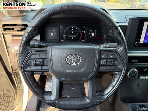 Used 2025 Toyota Tacoma SR5 AWD/4WD image 15