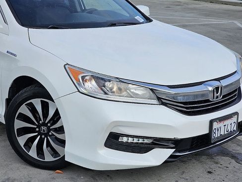 Used 2017 Honda Accord Hybrid Sedan image 4