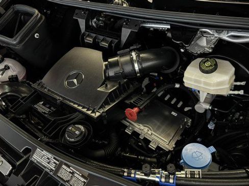 Used 2025 Mercedes-Benz Sprinter 2500 image 50