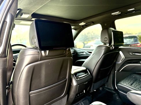 Used 2021 Cadillac Escalade Sport Platinum image 21