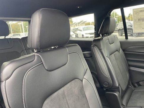 New 2025 Jeep Grand Cherokee L Altitude image 32