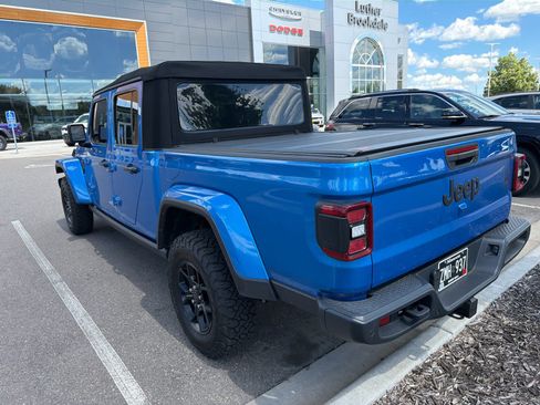 Used 2024 Jeep Gladiator Sport AWD/4WD image 6