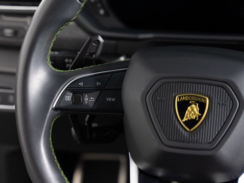 Used 2021 Lamborghini Urus AWD/4WD image 43