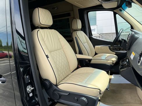 Used 2020 Mercedes-Benz Sprinter 3500 image 41