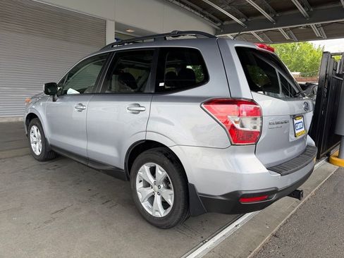 Used 2015 Subaru Forester 2.5i Premium AWD/4WD image 5