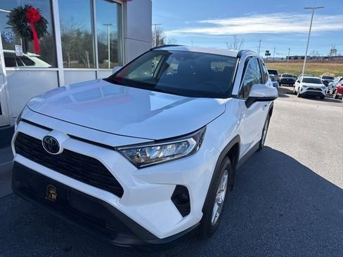 Used 2020 Toyota RAV4 XLE image 1