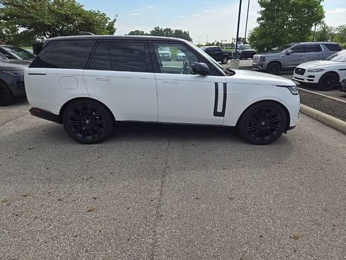 Certified 2024 Land Rover Range Rover Autobiography AWD/4WD image 4