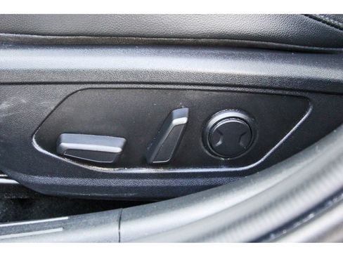Used 2025 Hyundai Elantra Limited FWD image 29