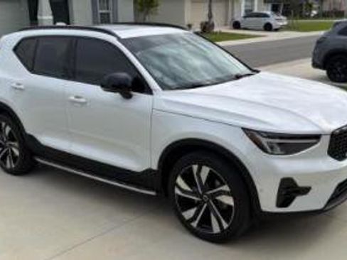 Used 2023 Volvo XC40 B5 Plus w/ Driver Assist Package image 2