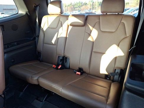 Used 2022 Kia Telluride SX w/ SX Prestige Package image 14