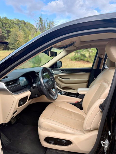 Used 2021 Jeep Grand Cherokee L Limited w/ Luxury Tech Group II AWD/4WD image 12