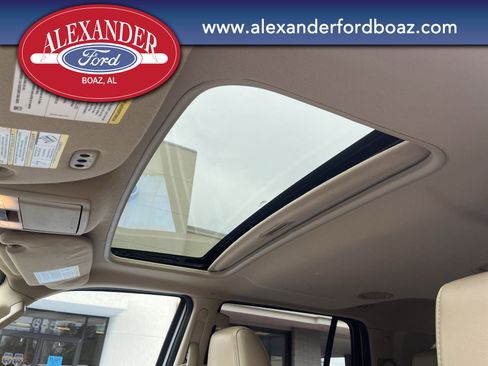 Used 2013 Ford Expedition XLT image 32