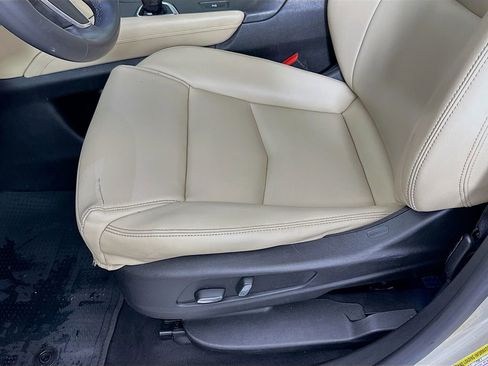 Used 2017 Cadillac XT5 FWD image 19