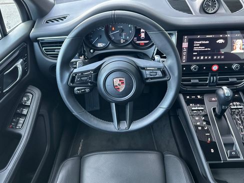 Used 2025 Porsche Macan image 16