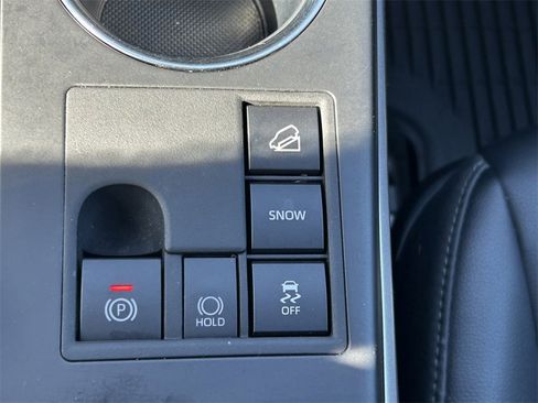 Used 2024 Toyota Highlander XSE image 32