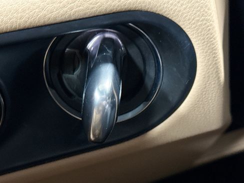 Certified 2022 Porsche Macan image 44