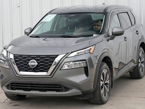Used 2022 Nissan Rogue SV image 42