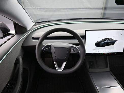 Used 2024 Tesla Model 3 Standard Range image 17