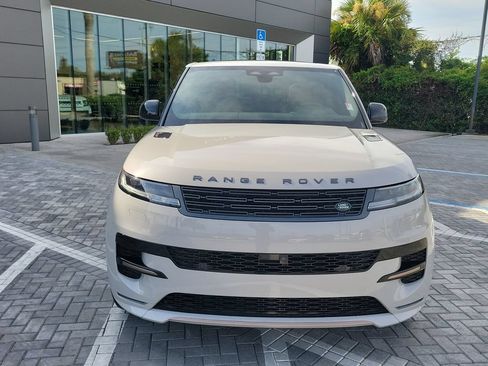 Used 2025 Land Rover Range Rover Sport Dynamic SE AWD/4WD image 8