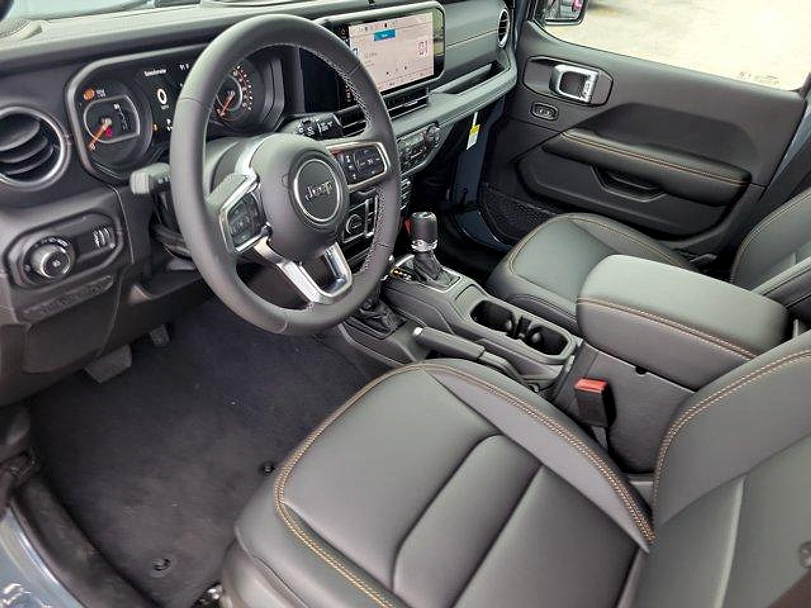 New 2026 Jeep Wrangler Unlimited Sahara AWD/4WD image 6