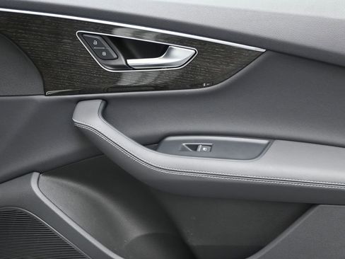 Used 2025 Audi Q7 3.0T Premium Plus w/ Premium Plus Package image 11