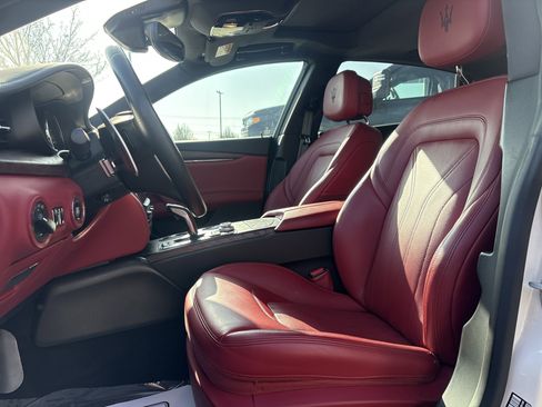 Used 2022 Maserati Quattroporte Modena Q4 image 12