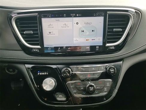 New 2026 Chrysler Pacifica Select image 28