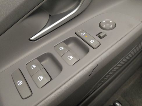 Used 2024 Hyundai Elantra SEL FWD image 27