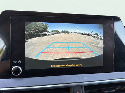 Used 2024 Toyota Prius LE FWD image 16