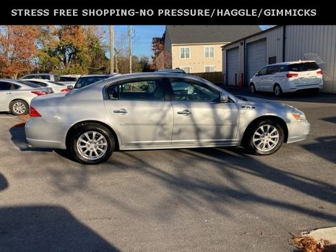 Used 2011 Buick Lucerne CXL image 2