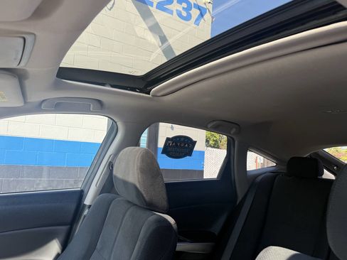 Used 2013 Honda Crosstour EX image 10