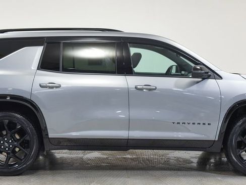 Used 2024 Chevrolet Traverse RS image 12