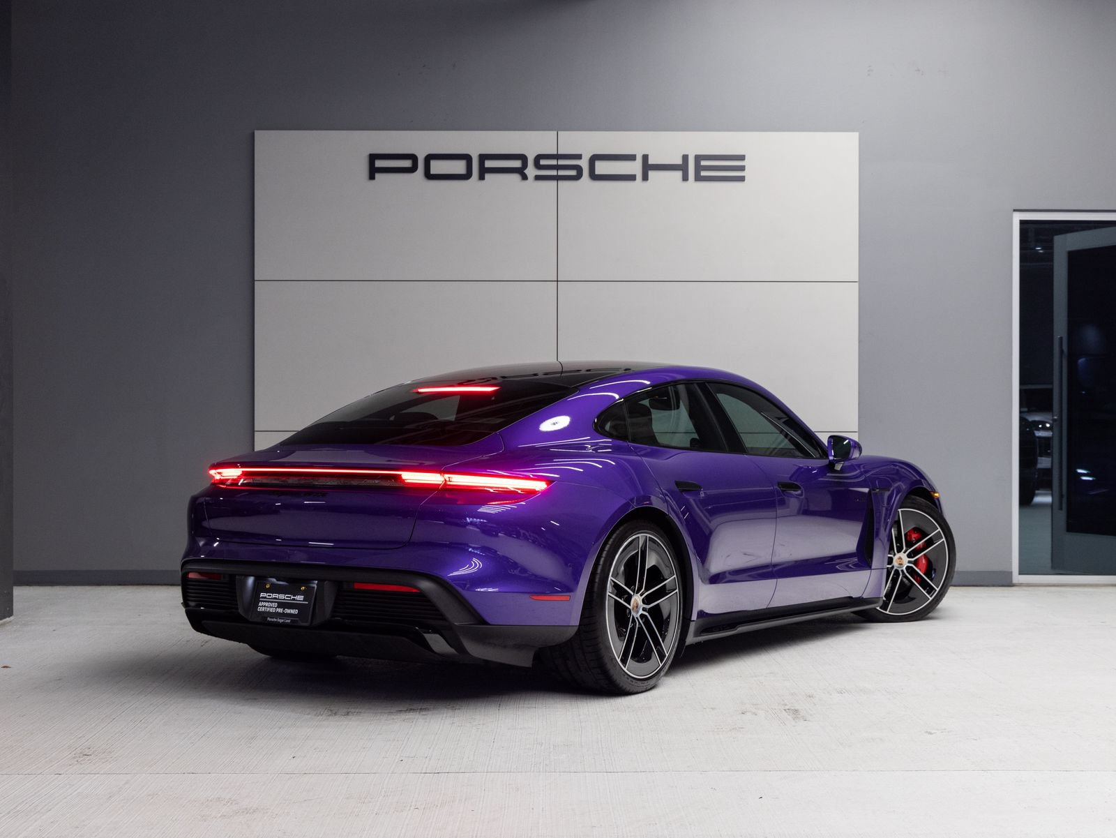 Used 2025 Porsche Taycan GTS AWD/4WD image 7