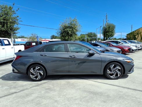 Certified 2024 Hyundai Elantra Limited image 8