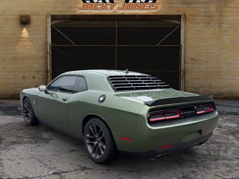 Used 2021 Dodge Challenger R/T Scat Pack RWD image 6