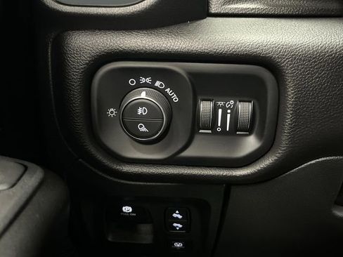 Used 2025 RAM 1500 Big Horn image 25