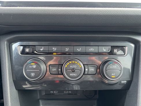 Used 2021 Volkswagen Tiguan SE image 20