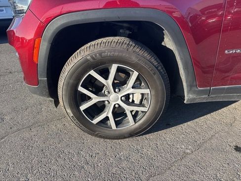 Used 2023 Jeep Grand Cherokee Limited w/ Trailer Tow Prep Group (B) image 4