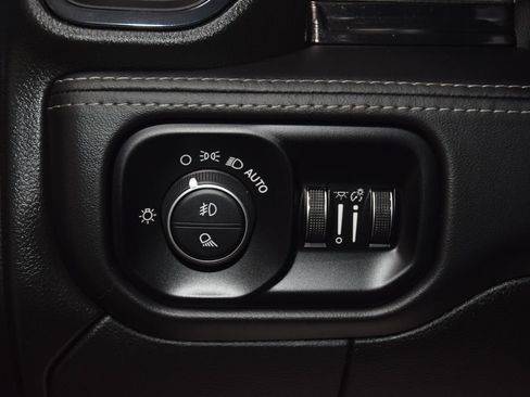 Used 2024 RAM 5500 4x4 Crew Cab image 32