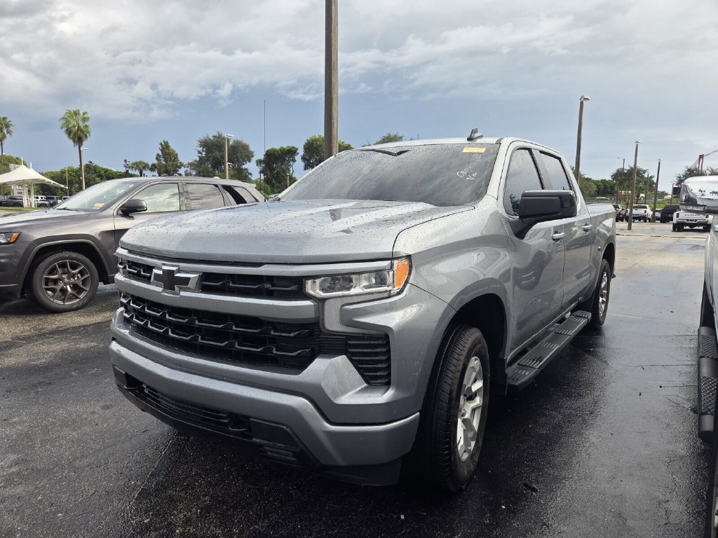 Used 2024 Chevrolet Silverado 1500 RST RWD image 3