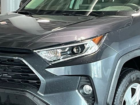 Used 2020 Toyota RAV4 XLE w/ Convenience Package image 4