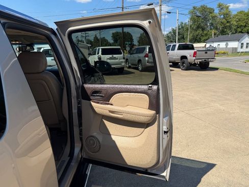 Used 2007 GMC Yukon XL Denali AWD/4WD image 15