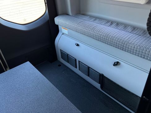 Used 2022 Mercedes-Benz Sprinter 2500 image 27