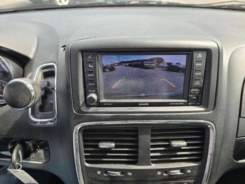 Used 2019 Dodge Grand Caravan SXT image 20