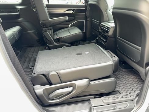 New 2026 Jeep Grand Wagoneer 4WD image 9