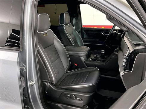 Certified 2025 GMC Sierra 1500 AT4X image 8