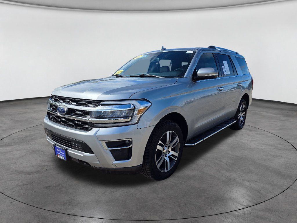 Used 2023 Ford Expedition Limited AWD/4WD image 3