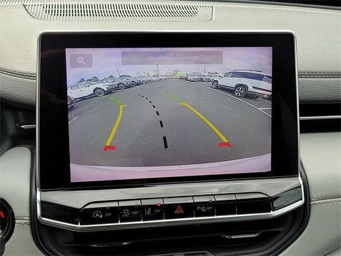 Used 2024 Jeep Compass Limited image 18