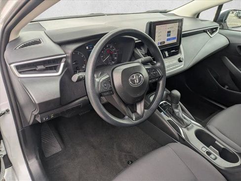 Used 2025 Toyota Corolla LE image 9
