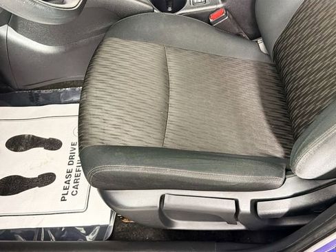 Used 2019 Nissan Rogue S FWD image 18